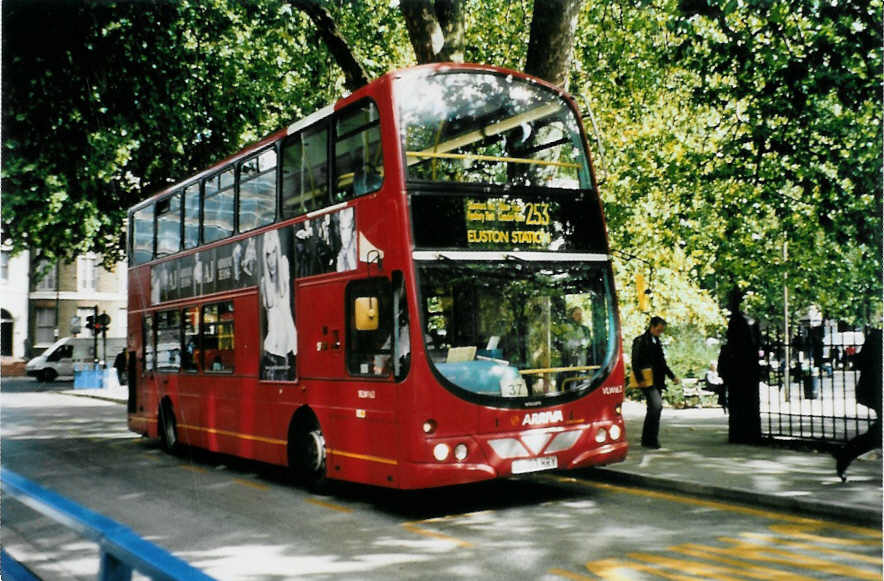 (099'014) - ARRIVA - Nr. VLW 163/LJ03 MRY - VDL Bus am 25. September 2007 in London, Euston