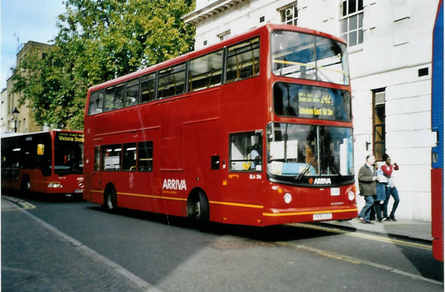 (099'030) - ARRIVA - Nr. DLA 296/Y 496 UGC - DAF am 25. September 2007 in London, Hackney