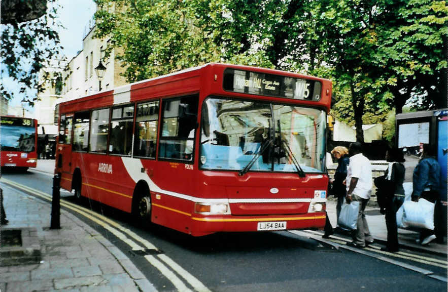 (099'136) - ARRIVA - Nr. PDL 96/LJ54 BAA - Dennis am 25. September 2007 in London, Hackney 