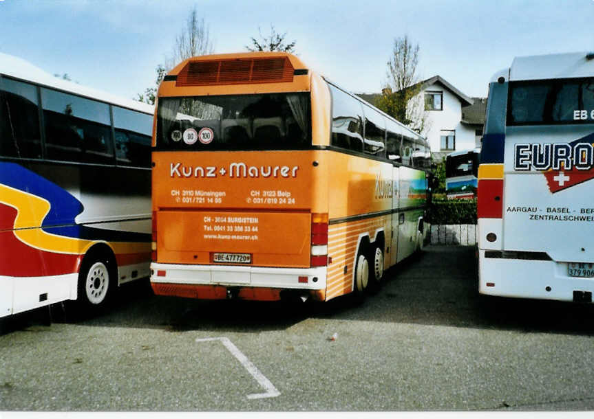 (099'612) - Aus der Schweiz: Kunz+Maurer, Burgistein - Nr. 20/BE 477'720 - Neoplan am 2. Oktober 2007 in Rust, Europapark
