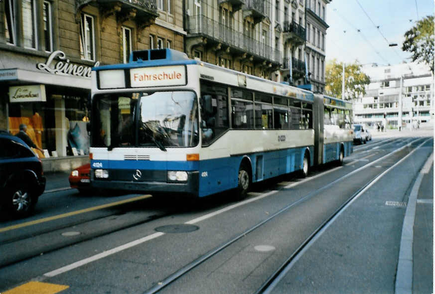 (100'104) - VBZ Zrich - Nr. 4124 - Mercedes Gelenktrolleybus (ex Nr. 3) am 5. Oktober 2007 in Zrich, Lwenplatz