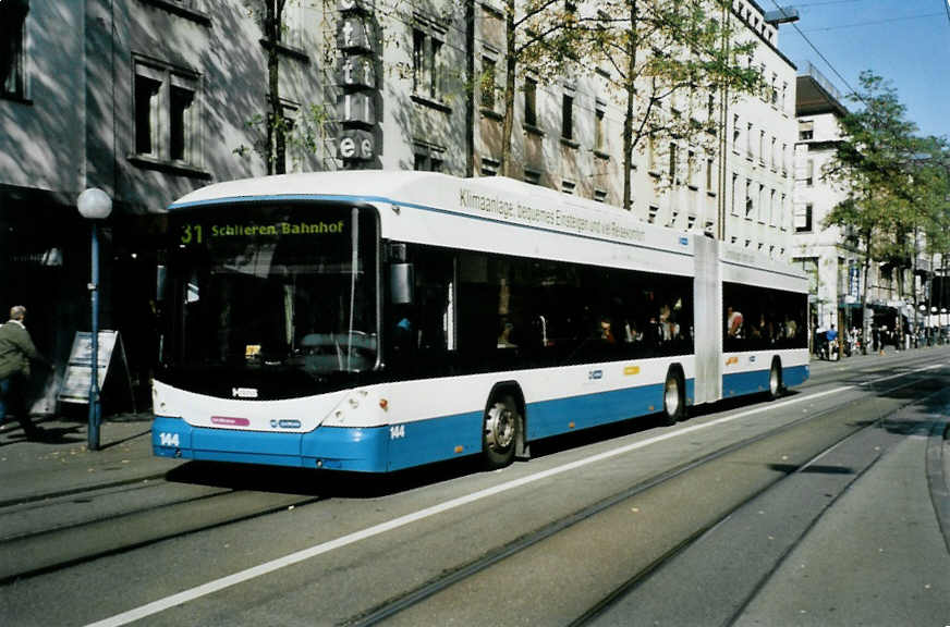 (100'108) - VBZ Zrich - Nr. 144 - Hess/Hess Gelenktrolleybus am 5. Oktober 2007 in Zrich, Lwenplatz
