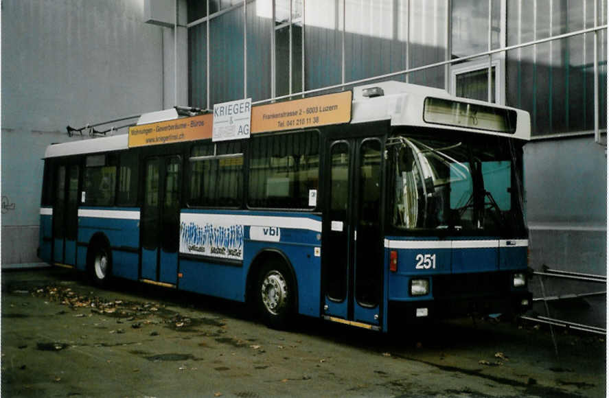 (101'419) - VBL Luzern - Nr. 251 - NAW/Hess Trolleybus am 26. November 2007 in Luzern, Depot