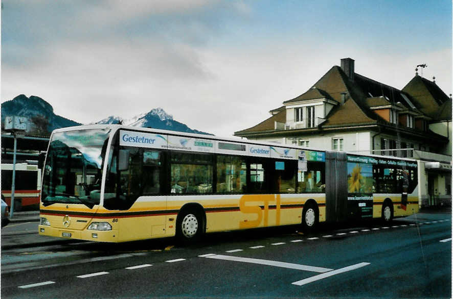 (101'521) - STI Thun - Nr. 86/BE 543'386 - Mercedes am 2. Dezember 2007 beim Bahnhof Spiez
