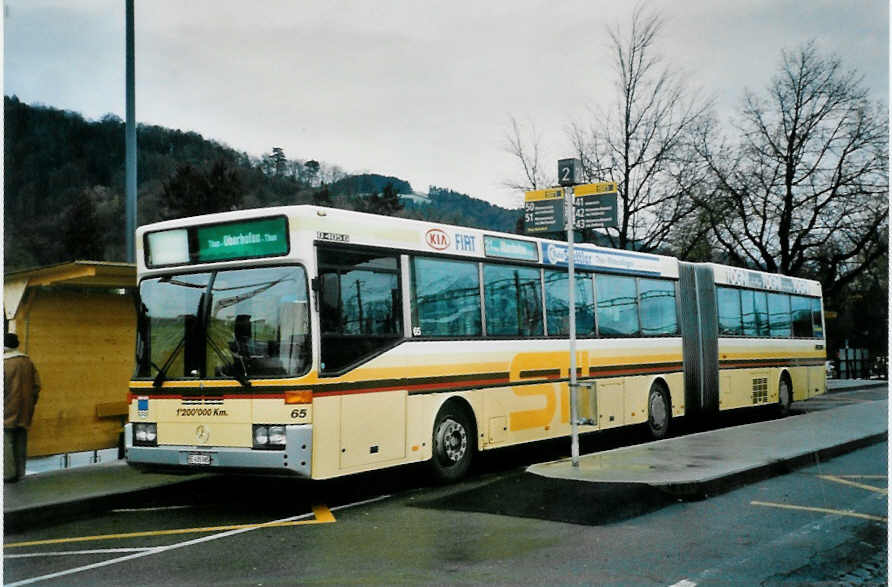 (101'606) - STI Thun - Nr. 65/BE 435'065 - Mercedes am 4. Dezember 2007 beim Bahnhof Thun (prov. Haltestelle)