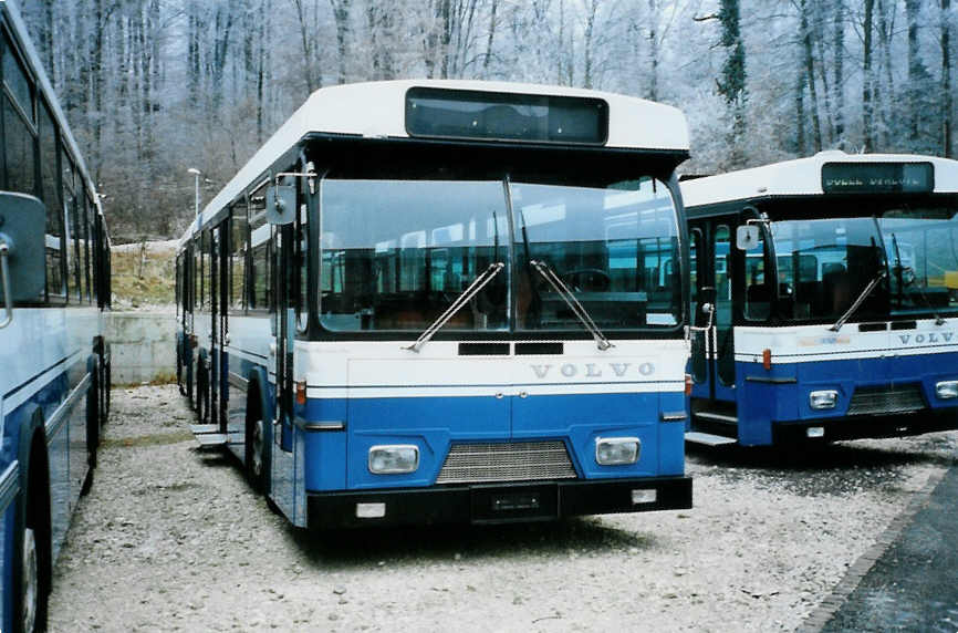 (102'113) - TPF Fribourg - Nr. 110 - Volvo/Hess (ex Nr. 572; ex TF Fribourg Nr. 172) am 22. Dezember 2007 in Safnern, BTR