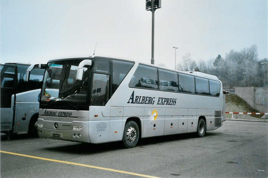 (102'221) - Aus Oesterreich: Arlberg Express, Klsterle am Arlberg - FL 24'115 - Mercedes am 23. Dezember 2007 in Zrich, Flughafen