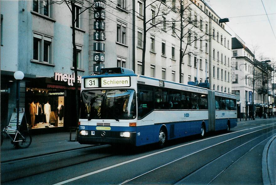 (104'332) - VBZ Zrich - Nr. 119 - Mercedes Gelenktrolleybus am 19. Februar 2008 in Zrich, Lwenplatz