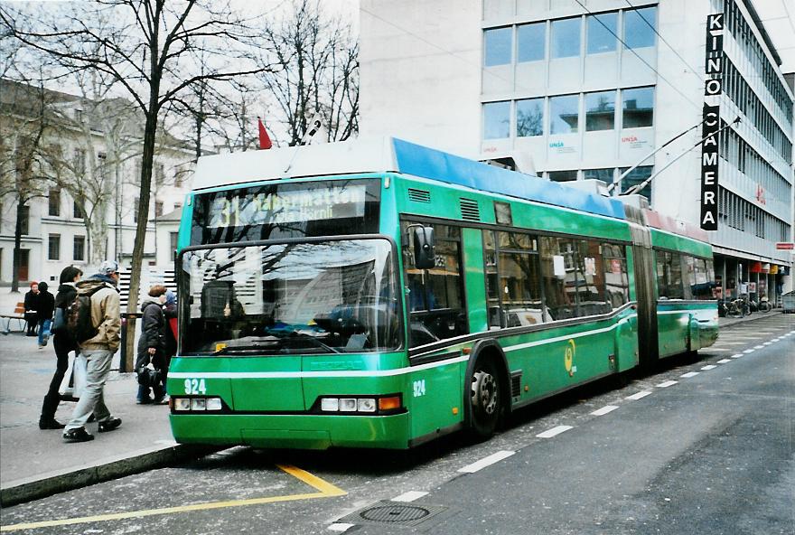 (104'531) - BVB Basel - Nr. 924 - Neoplan Gelenktrolleybus am 20. Februar 2008 in Basel, Claraplatz
