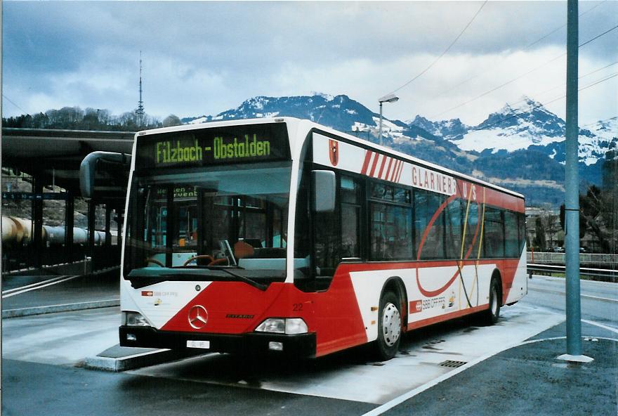 (104'823) - Niederer, Filzbach - Nr. 22/GL 95 - Mercedes am 1. Mrz 2008 beim Bahnhof Ziegelbrcke
