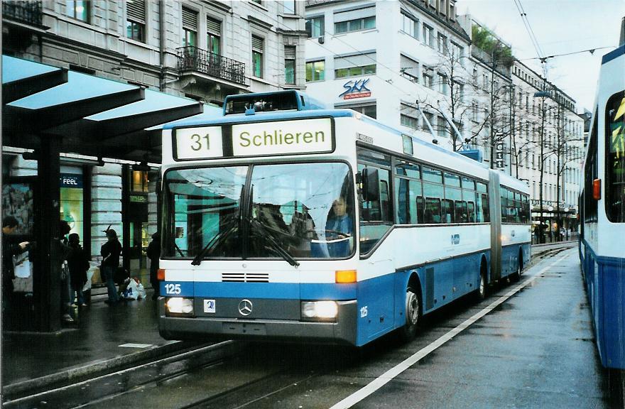 (105'508) - VBZ Zrich - Nr. 125 - Mercedes Gelenktrolleybus am 17. Mrz 2008 in Zrich, Lwenplatz