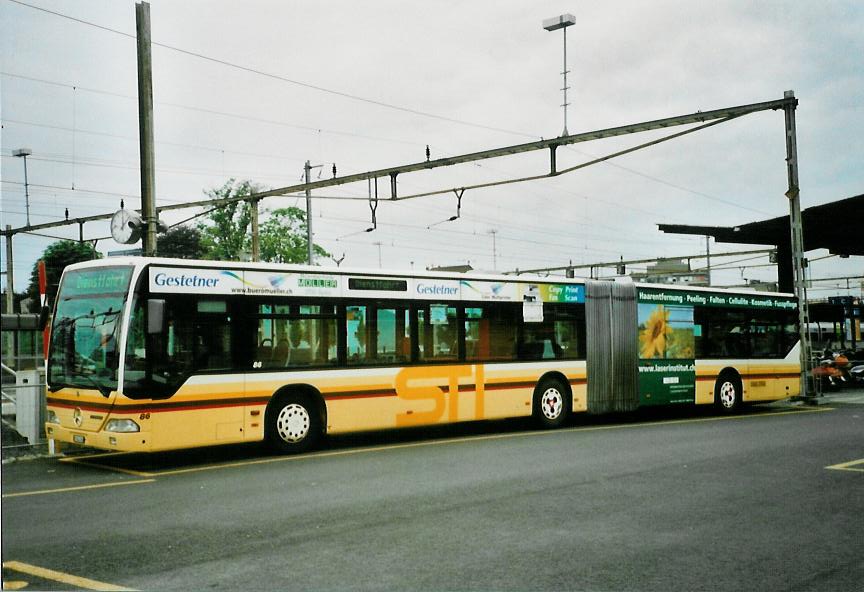 (107'127) - STI Thun - Nr. 86/BE 543'386 - Mercedes am 22. Mai 2008 beim Bahnhof Thun (prov. Haltestelle)
