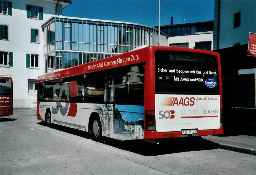 (109'318) - AAGS Schwyz - Nr. 11/SZ 5811 - Volvo/Hess am 16. Juli 2008 in Schwyz, Postplatz