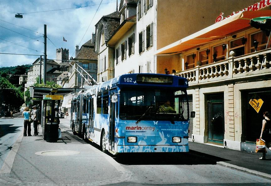(109'911) - TN Neuchtel - Nr. 162 - FBW/Hess Gelenktrolleybus am 2. August 2008 in Neuchtel, Place Pury