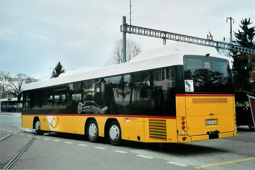 (111'830) - Engeloch, Riggisberg - Nr. 7/BE 447'403 - Scania/Hess am 9. November 2008 beim Bahnhof Schwarzenburg