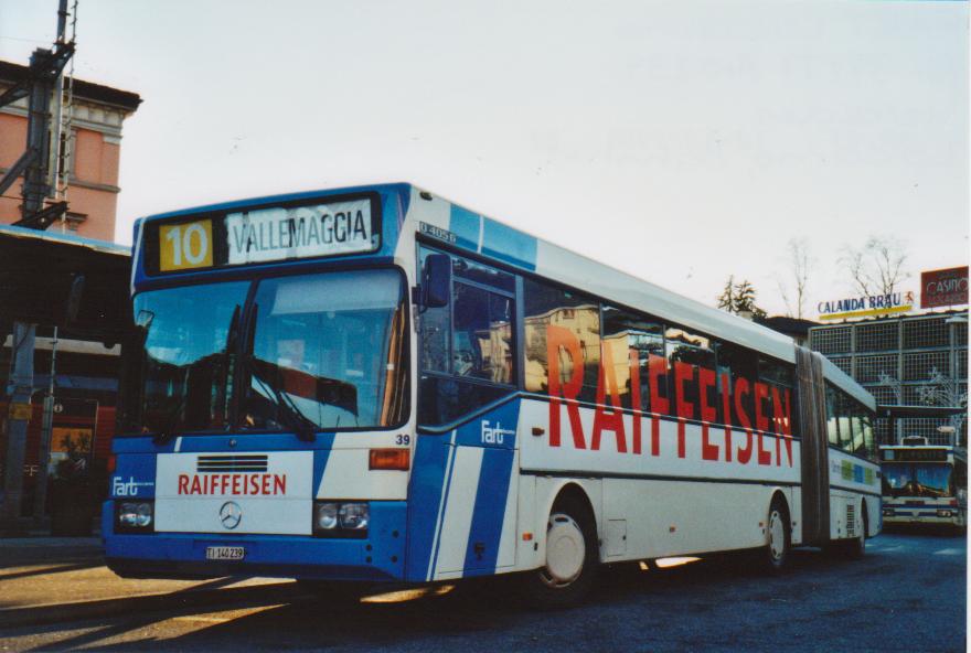 (112'429) - FART Locarno - Nr. 39/TI 140'239 - Mercedes (ex Pflieger, D-Bblingen Nr. 16) am 8. Dezember 2008 beim Bahnhof Locarno