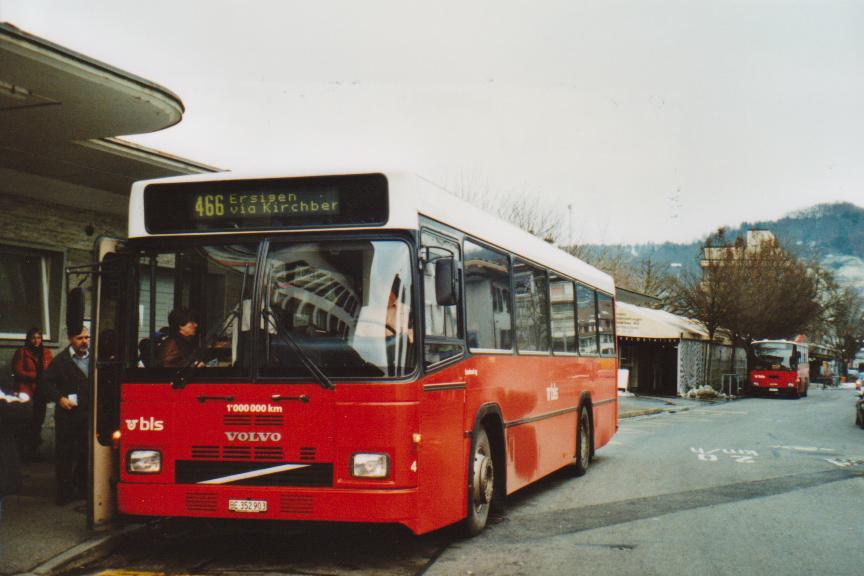 (113'310) - Busland, Burgdorf - Nr. 24/BE 352'903 - Volvo/Lauber (ex AAGK Koppigen Nr. 4) am 23. Dezember 2008 beim Bahnhof Burgdorf