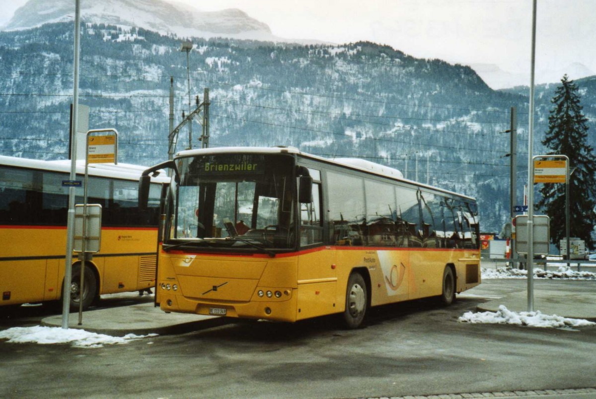 (114'408) - Flck, Brienz - Nr. 5/BE 113'349 - Volvo (ex AVBB Schwanden) am 16. Februar 2009 beim Bahnhof Brienz