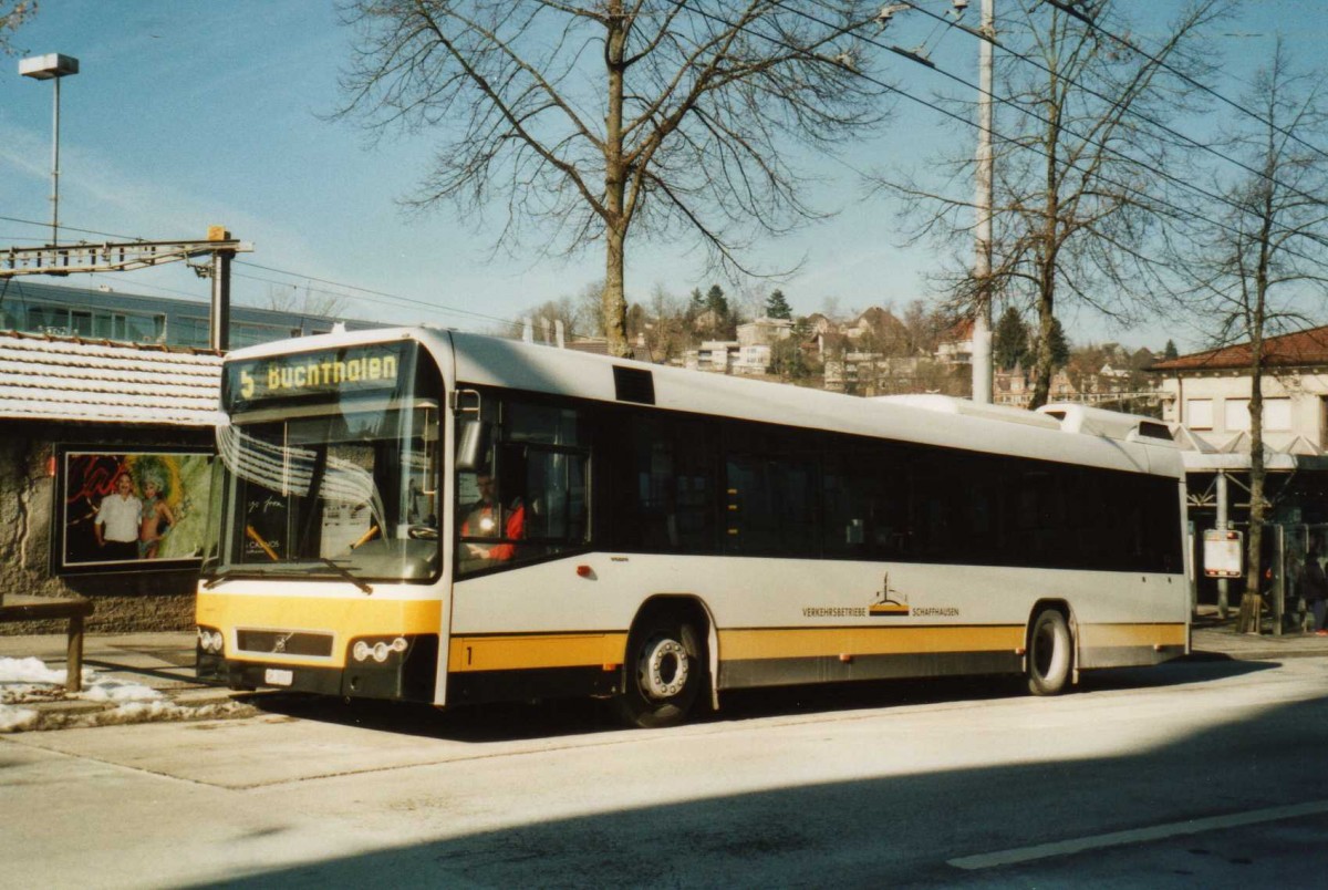 (114'603) - VBSH Schaffhausen - Nr. 1/SH 38'001 - Volvo am 18. Februar 2009 beim Bahnhof Schaffhausen