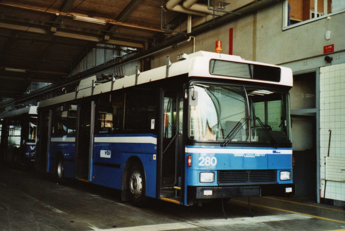 (114'721) - VBL Luzern - Nr. 280 - NAW/R&J-Hess Trolleybus am 7. Mrz 2009 in Luzern, Depot