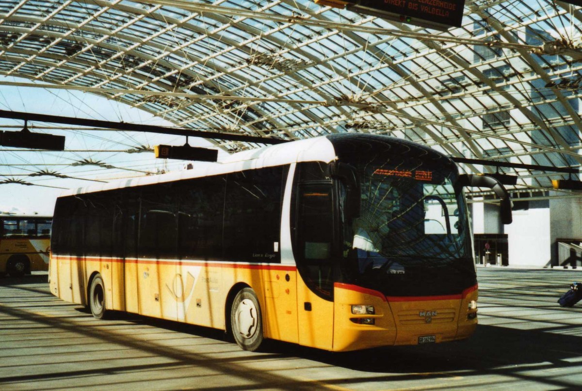 (115'110) - PostAuto Graubnden - GR 162'994 - MAN am 14. Mrz 2009 in Chur, Postautostation