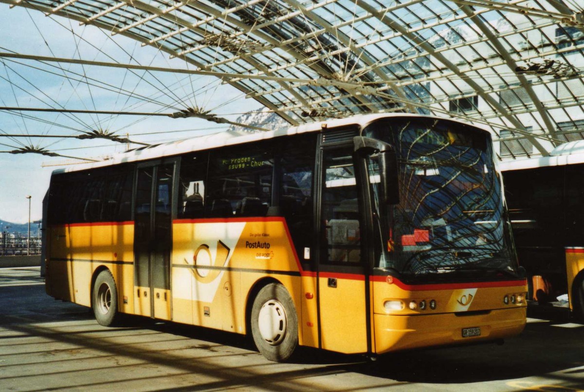 (115'113) - PostAuto Graubnden - GR 159'207 - Neoplan (ex P 25'082) am 14. Mrz 2009 in Chur, Postautostation