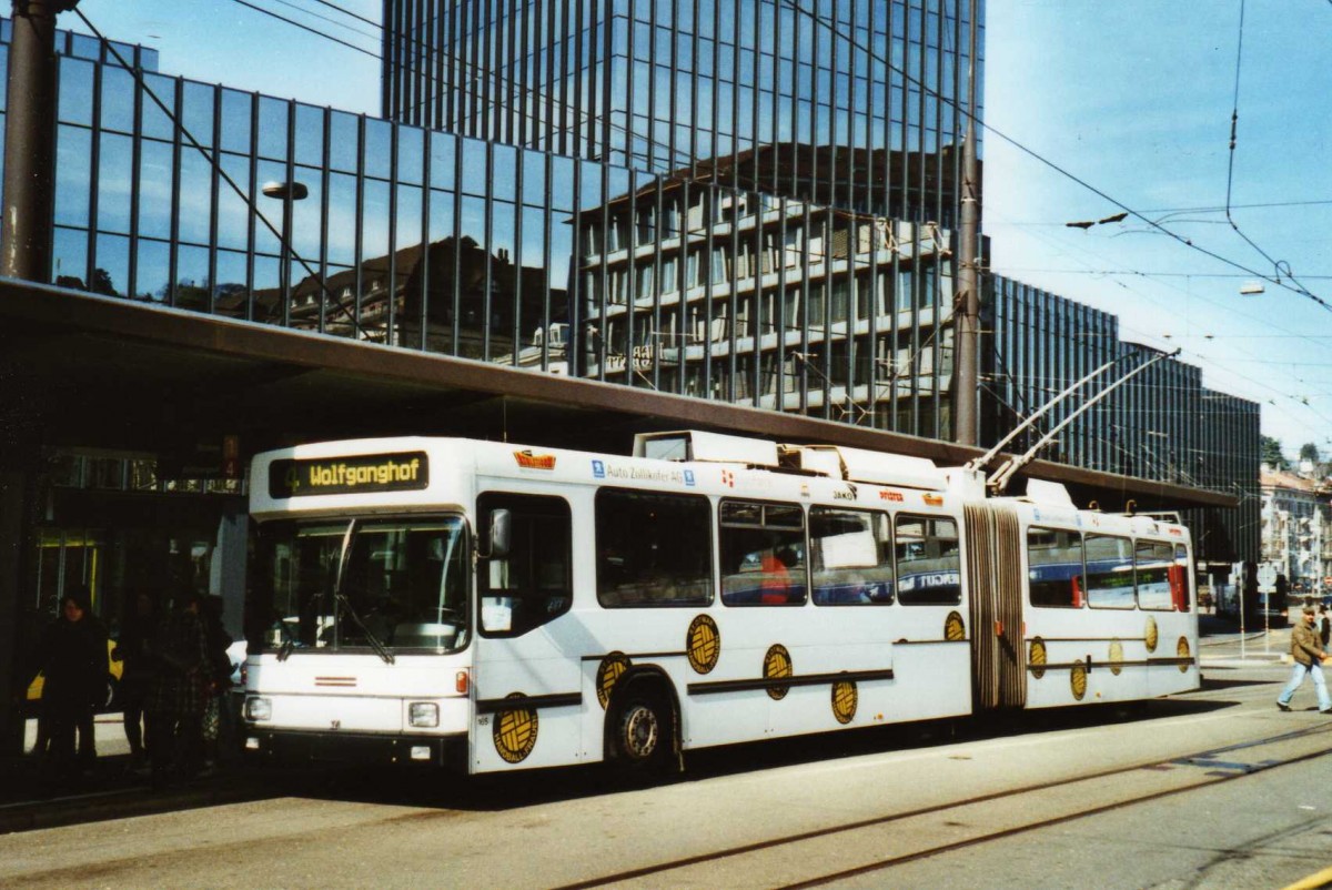 (115'416) - VBSG St. Gallen - Nr. 165 - NAW/Hess Gelenktrolleybus am 18. Mrz 2009 beim Bahnhof St. Gallen
