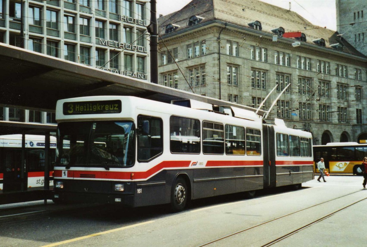 (116'006) - VBSG St. Gallen - Nr. 161 - NAW/Hess Gelenktrolleybus am 22. April 2009 beim Bahnhof St. Gallen