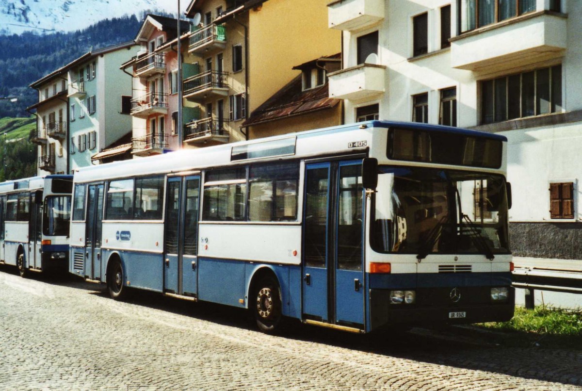 (116'230) - Meyer, Gschenen - UR 9345 - Mercedes (ex Gut, Binz Nr. 18) am 30. April 2009 beim Bahnhof Airolo