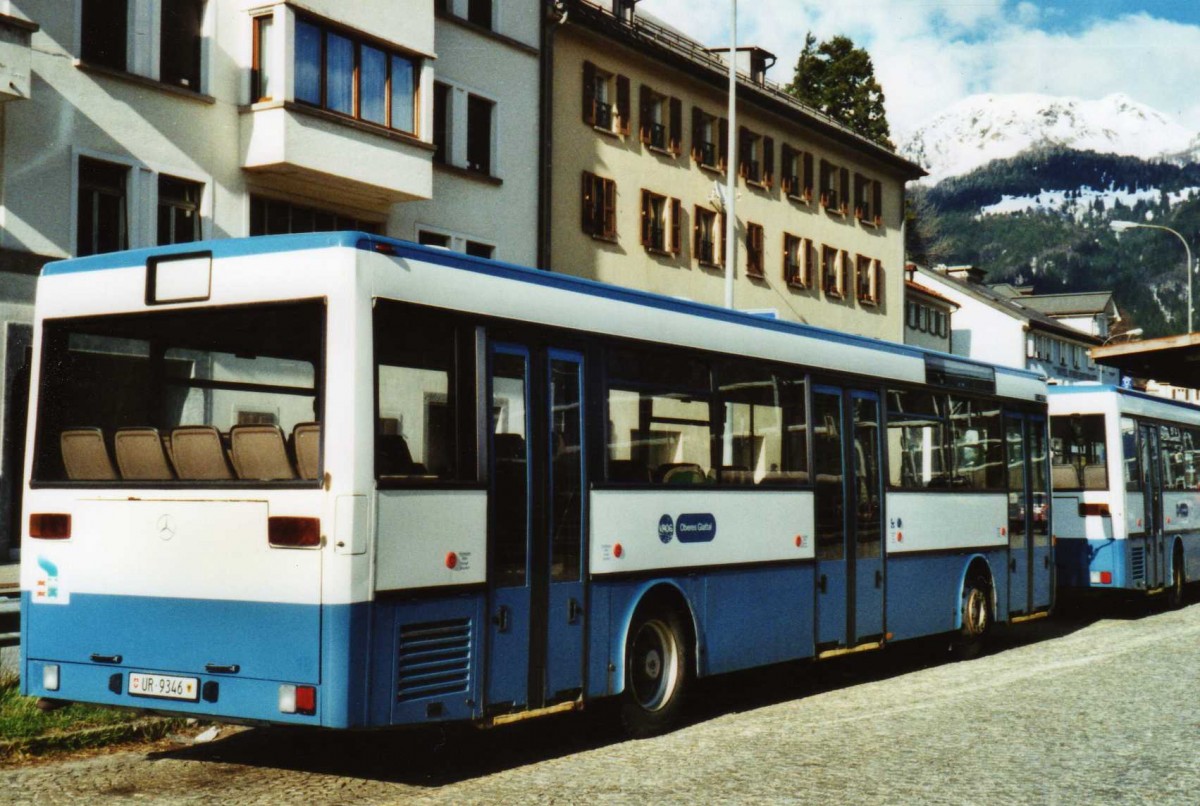 (116'233) - Meyer, Gschenen - UR 9346 - Mercedes (ex Gut, Binz Nr. 19) am 30. April 2009 beim Bahnhof Airolo