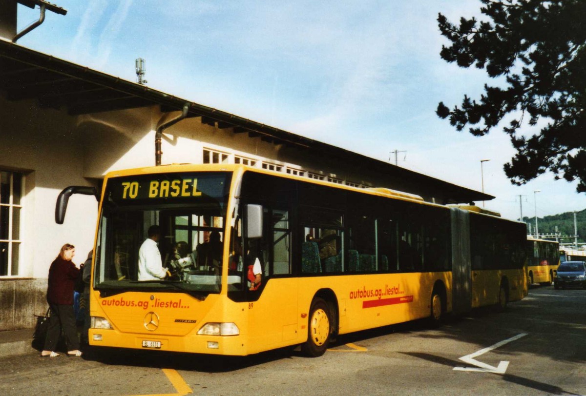 (117'317) - AAGL Liestal - Nr. 89/BL 6131 - Mercedes am 8. Juni 2009 beim Bahnhof Liestal