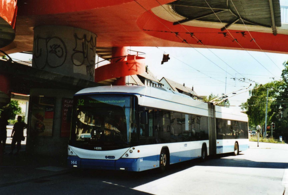 (117'801) - VBZ Zrich - Nr. 144 - Hess/Hess Gelenktrolleybus am 17. Juni 2009 in Zrich, Bucheggplatz