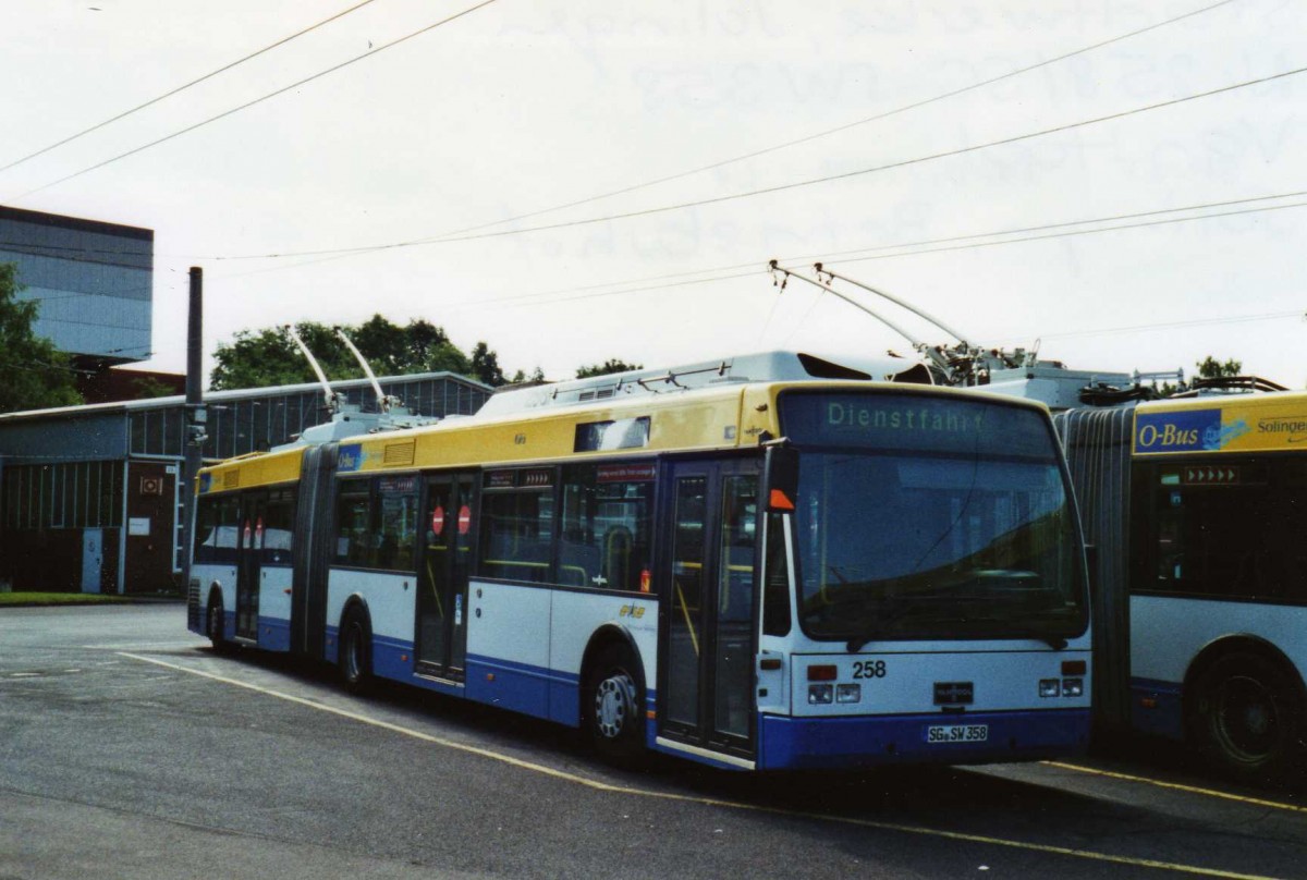 (118'035) - SWS Solingen - Nr. 258/SG-SW 358 - Van Hool Gelenktrolleybus am 5. Juli 2009 in Solingen, Betriebshof