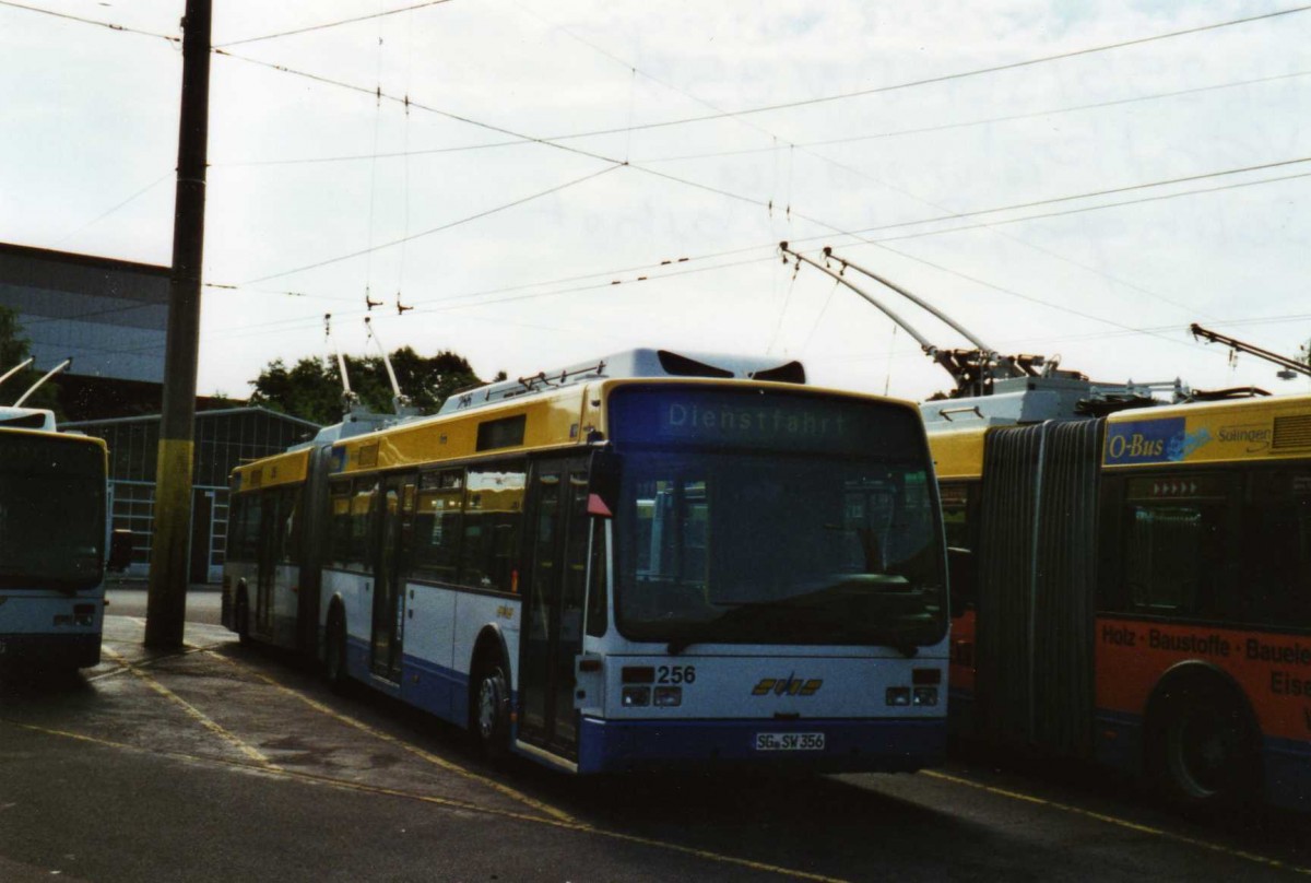 (118'102) - SWS Solingen - Nr. 256/SG-SW 356 - Van Hool Gelenktrolleybus am 5. Juli 2009 in Solingen, Betriebshof