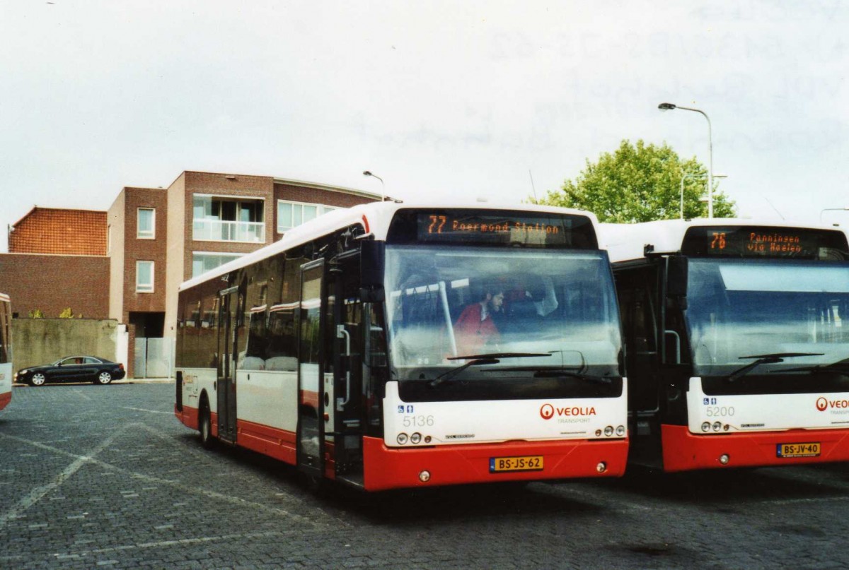 (118'612) - VEOLIA - Nr. 5136/BS-JS-62 - VDL Berkhof am 7. Juli 2009 beim Bahnhof Roermond
