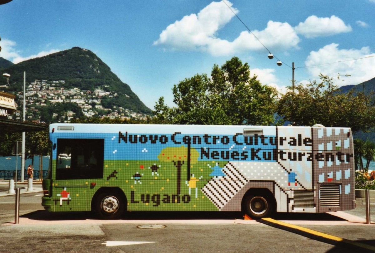 (119'310) - Citt di Lugano, Lugano - TI 135'716 - Neoplan (ex FART Locarno Nr. 85) am 26. Juli 2009 in Lugano, Piazza Luini