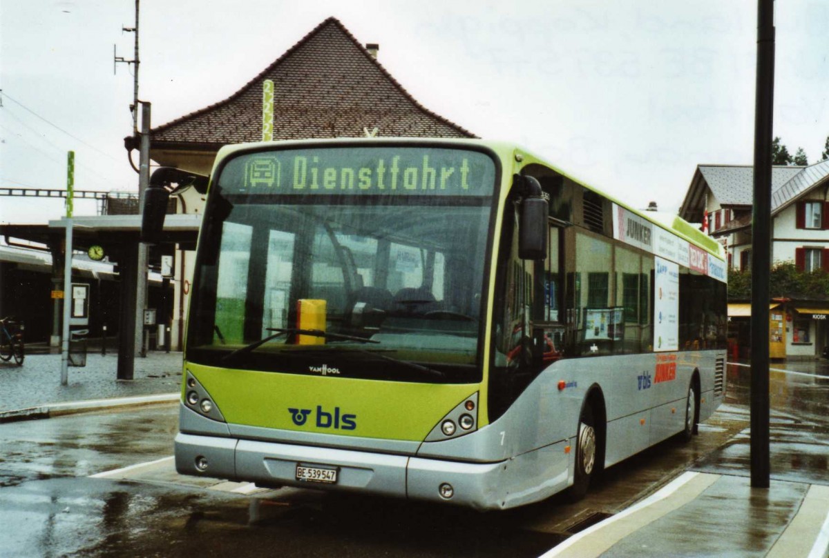(119'337) - Busland, Burgdorf - Nr. 7/BE 539'547 - Van Hool am 3. August 2009 beim Bahnhof Langnau