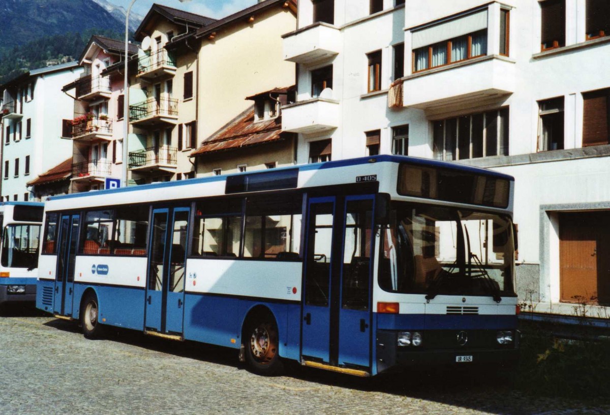 (120'936) - Meyer, Gschenen - UR 9345 - Mercedes (ex Gut, Binz Nr. 18) am 12. September 2009 beim Bahnhof Airolo