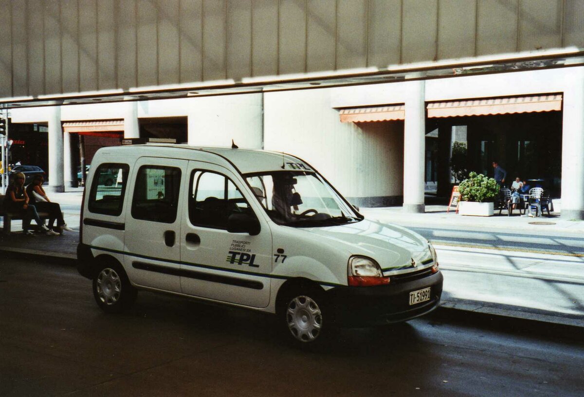 (121'111) - Aus dem Archiv: TPL Lugano - Nr. 77/TI 15'991 - Renault am 12. September 2009 in Lugano, Centro