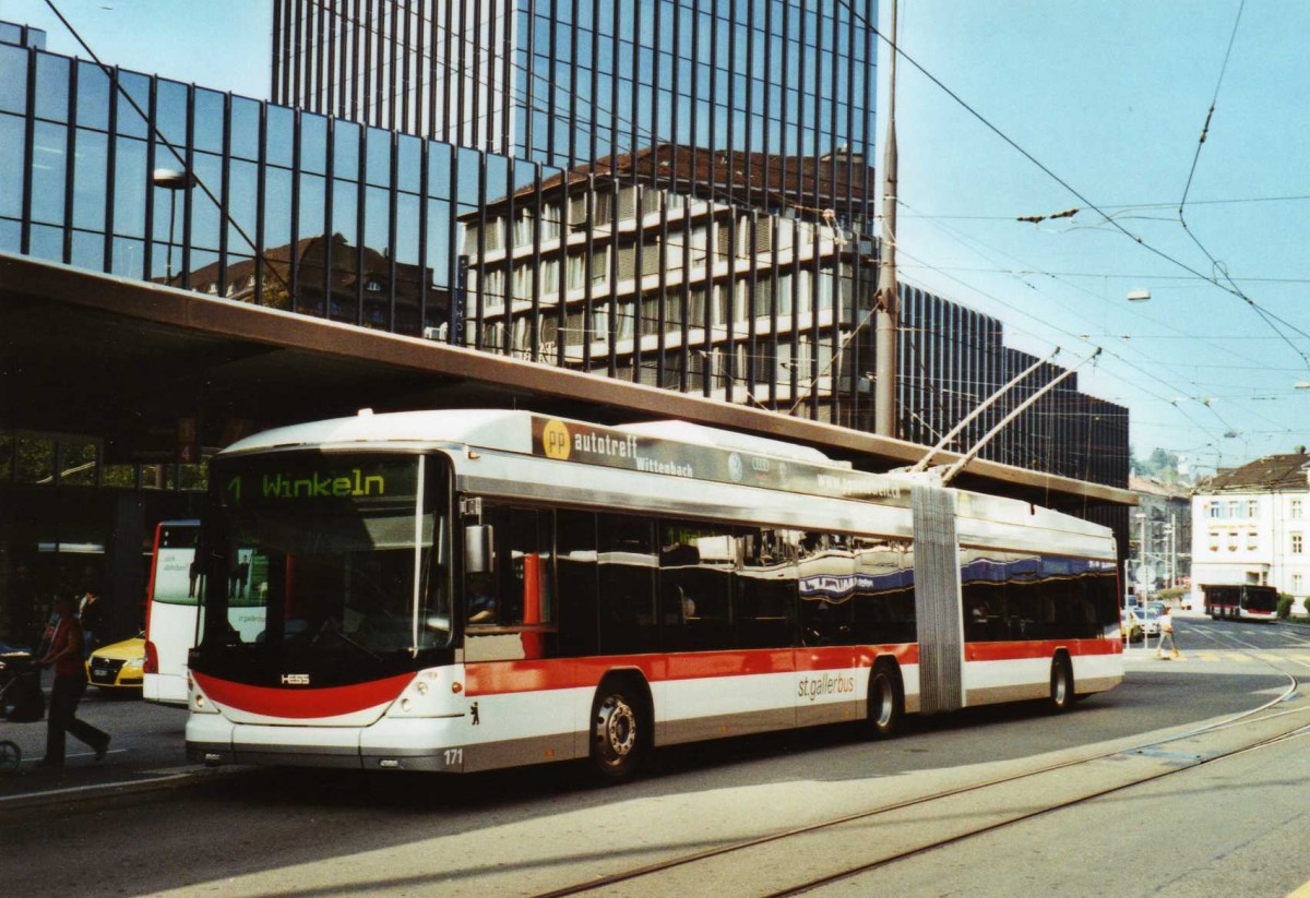 (121'317) - St. Gallerbus, St. Gallen - Nr. 171 - Hess/hess Gelenktrolleybus am 23. September 2009 beim Bahnhof St. Gallen