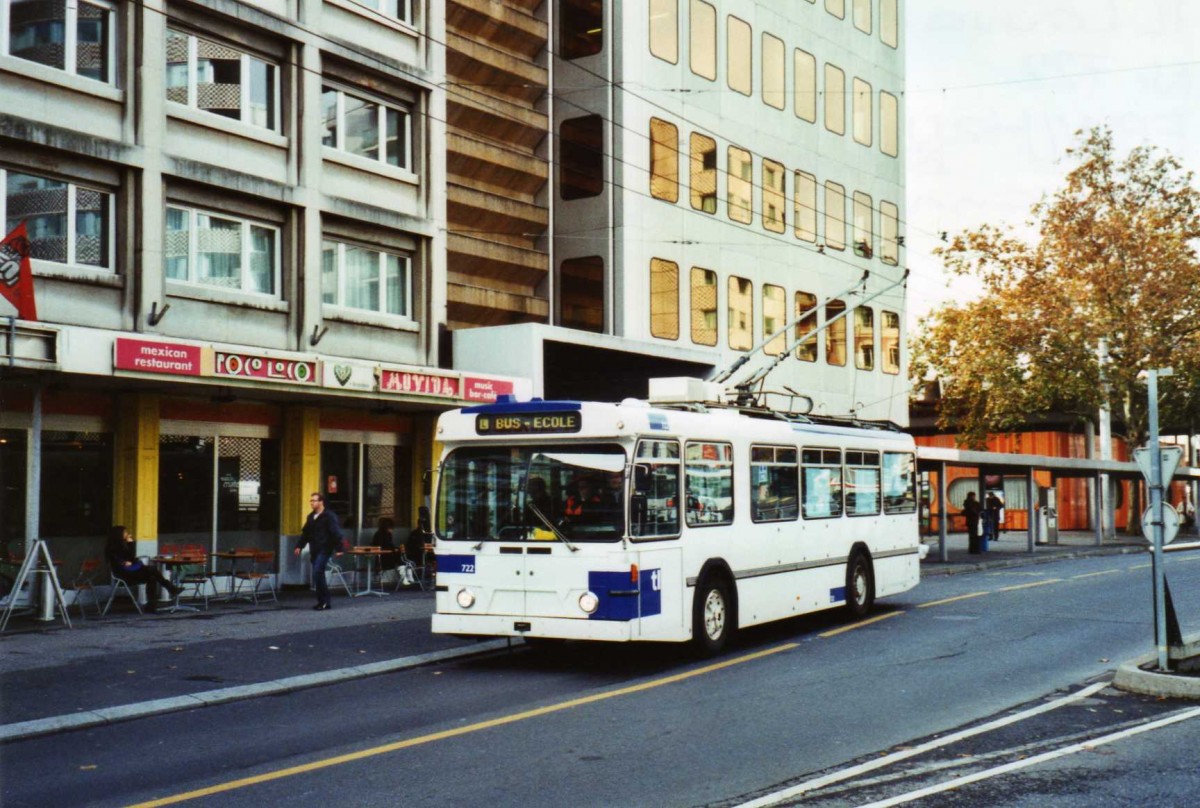 (122'323) - TL Lausanne - Nr. 722 - FBW/Hess Trolleybus am 19. November 2009 in Lausanne, Chauderon