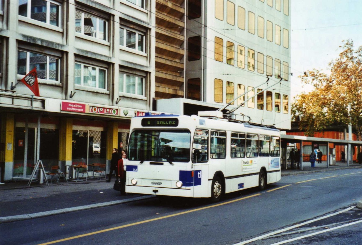 (122'405) - TL Lausanne - Nr. 752 - NAW/Lauber Trolleybus am 19. November 2009 in Lausanne, Chauderon