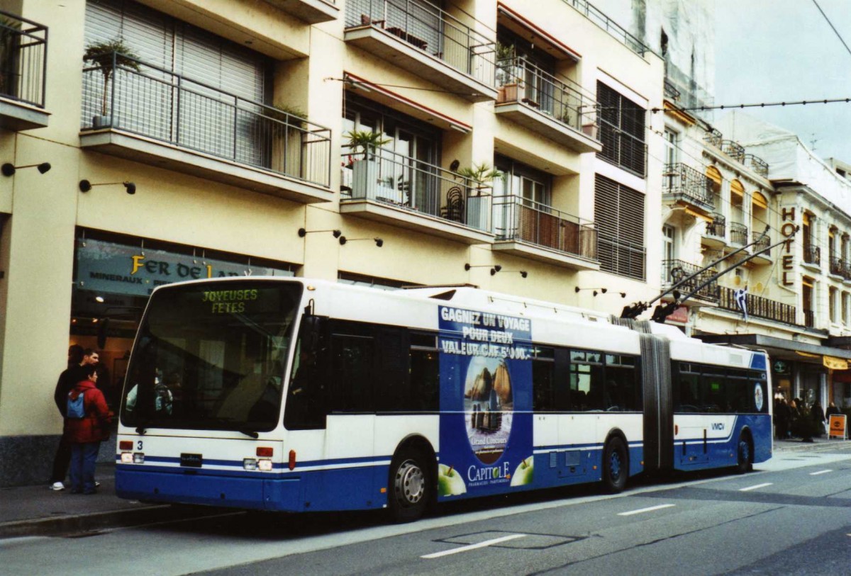 (122'830) - VMCV Clarens - Nr. 3 - Van Hool Gelenktrolleybus am 12. Dezember 2009 in Montreux, Escaliers de la Gare