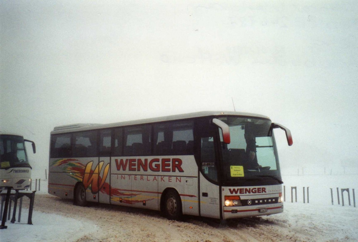 (124'005) - Wenger, Interlaken - Nr. 5/BE 246'787 - Setra am 9. Januar 2010 in Adelboden, Weltcup