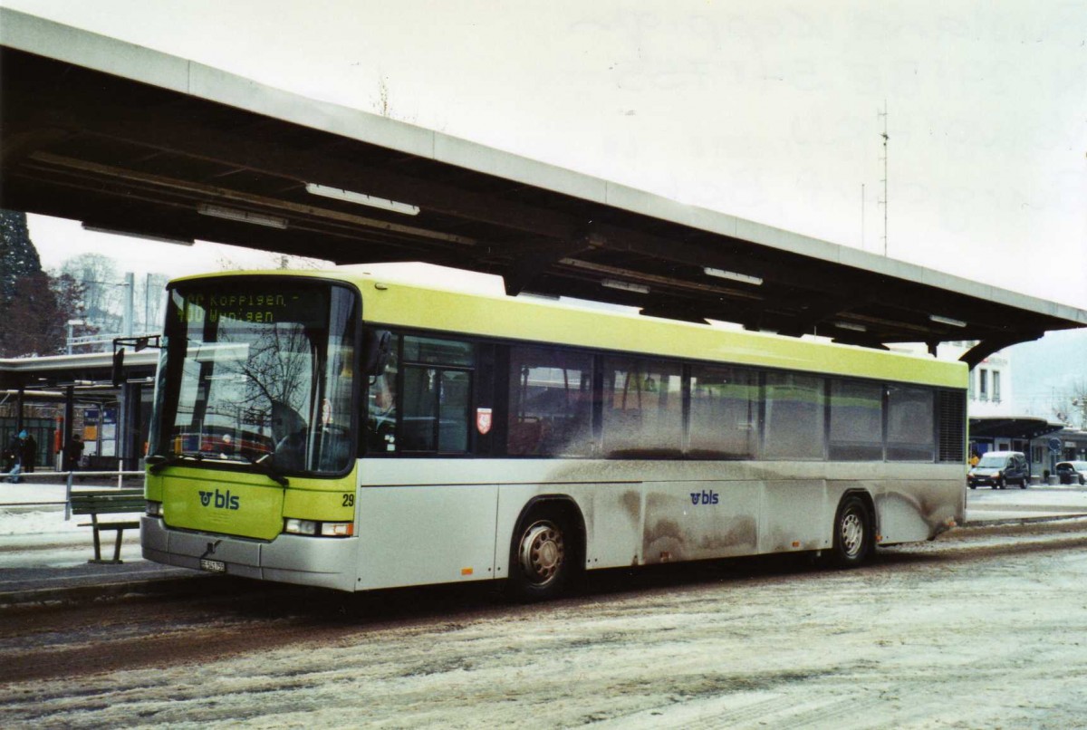 (124'132) - Busland, Burgdorf - Nr. 29/BE 541'755 - Volvo/Hess (ex AAGK Koppigen Nr. 29) am 11. Januar 2010 beim Bahnhof Burgdorf