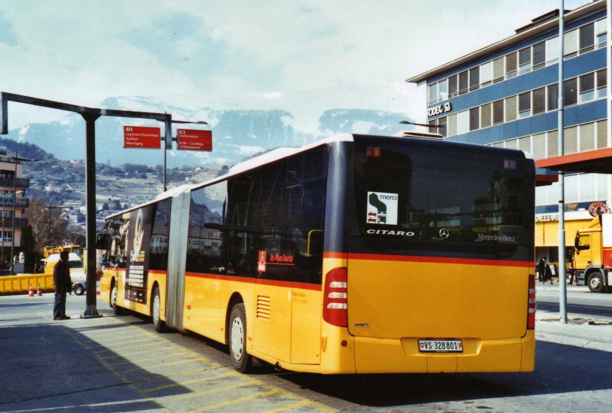 (124'707) - TMR Martigny - VS 328'801 - Mercedes am 9. Mrz 2010 beim Bahnhof Sion