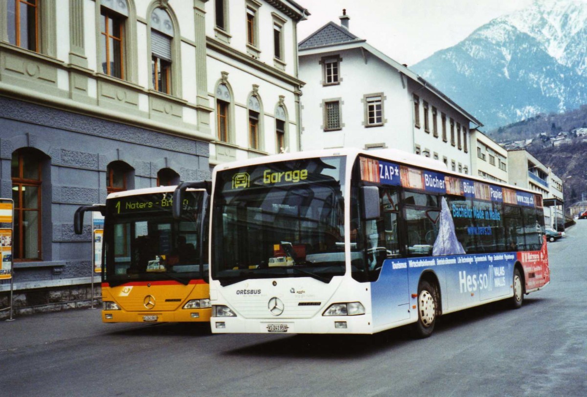 (124'730) - PostAuto Wallis - VS 241'959 - Mercedes am 9. Mrz 2010 beim Bahnhof Brig