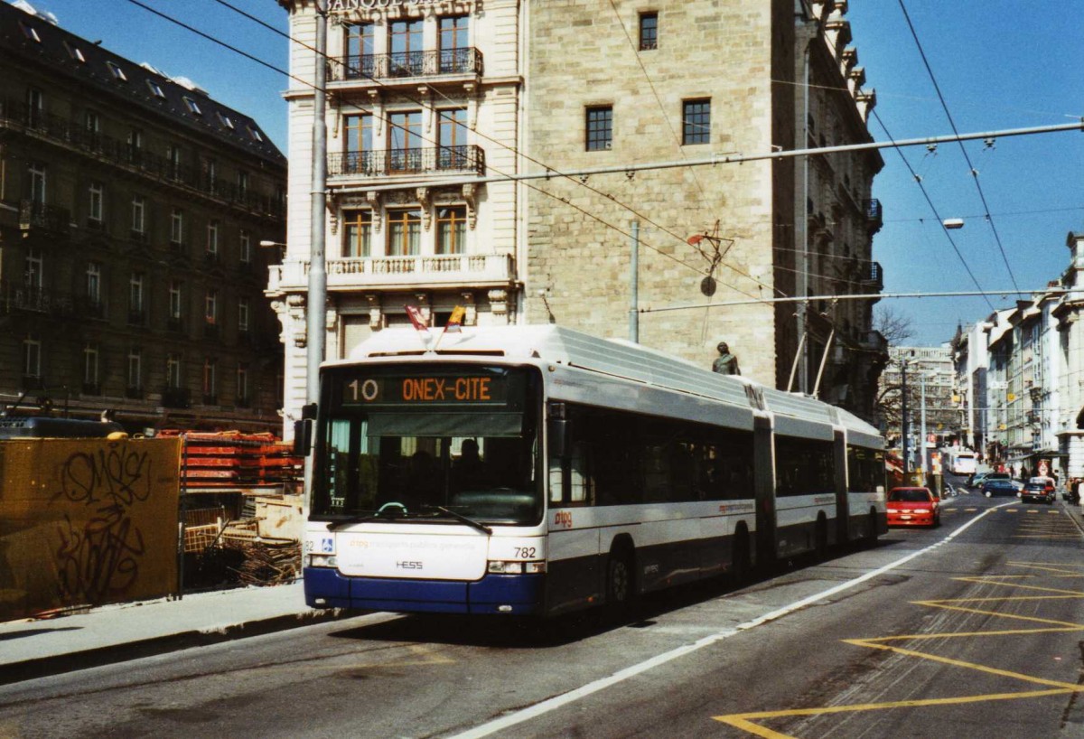 (124'934) - TPG Genve - Nr. 782 - Hess/Hess Doppelgelenktrolleybus am 13. Mrz 2010 in Genve, Bel-Air
