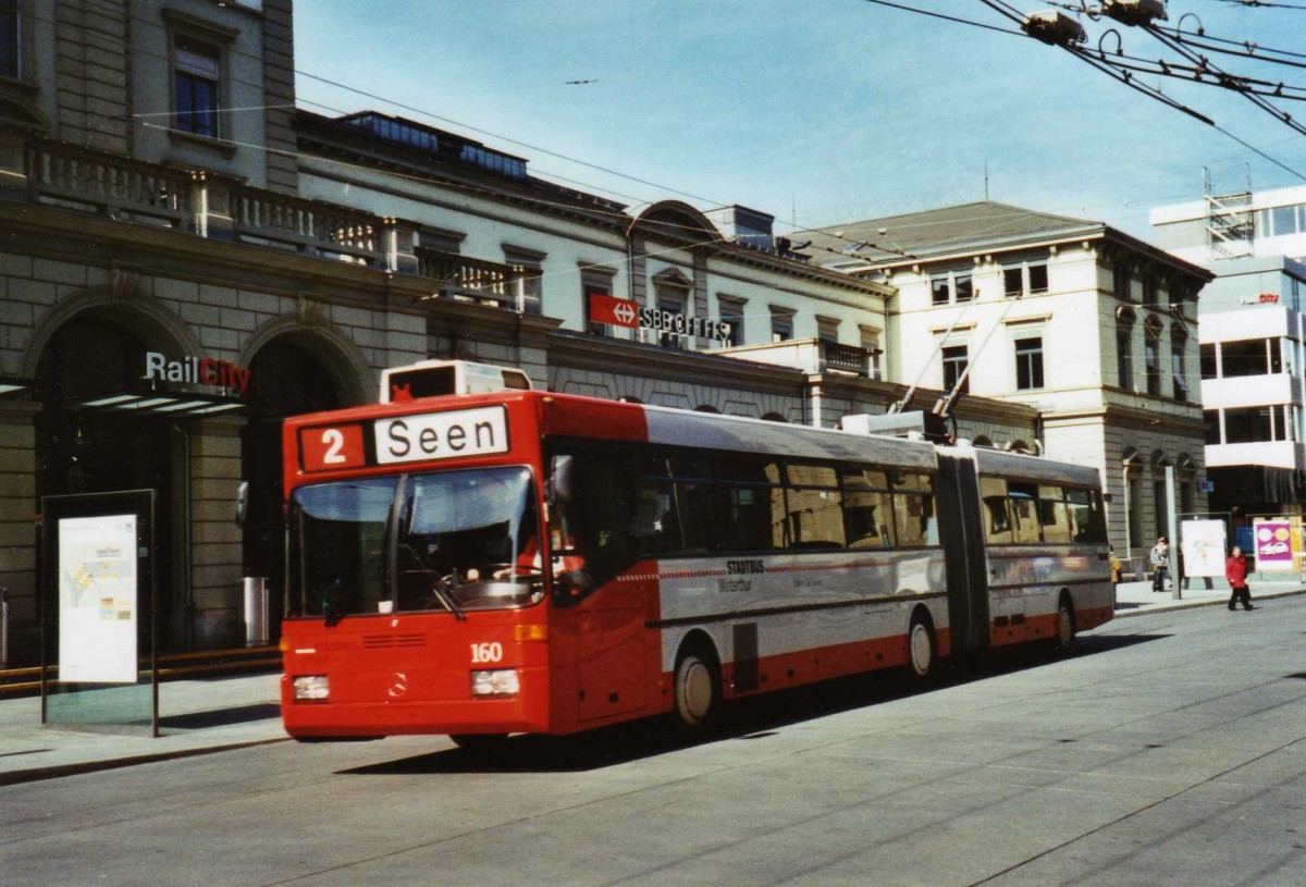 (125'034) - SW Winterthur - Nr. 160 - Mercedes Gelenktrolleybus am 17. Mrz 2010 beim Hauptbahnhof Winterthur