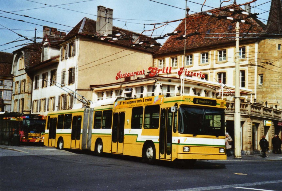 (125'214) - TN Neuchtel - Nr. 115 - NAW/Hess Gelenktrolleybus am 22. Mrz 2010 in Neuchtel, Place Pury